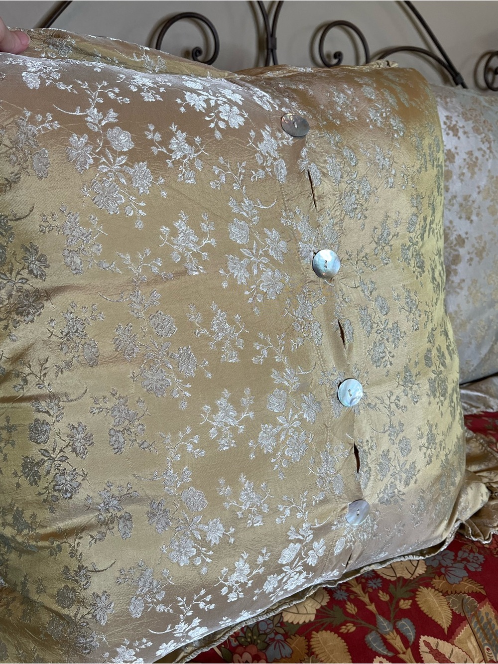Bella Notte Euro Shams (2) Silver/Gold Floral Colette Satin Jacquard NWOT Luxe - Picture 4 of 10